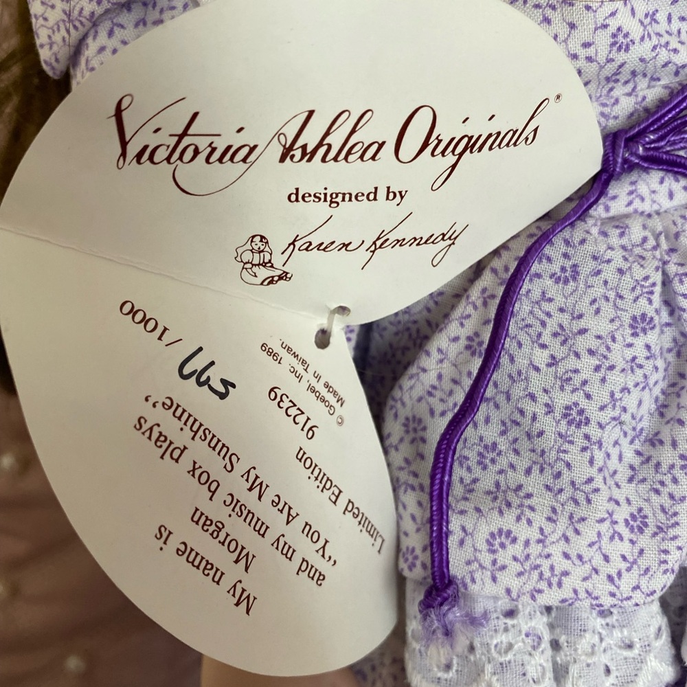 Victoria Ashlea Originals Doll - Picture 3 of 5